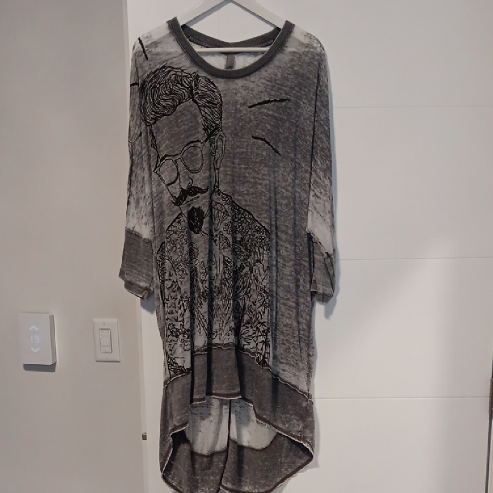 Grey, Tattoo Man, Round Neck, 3/4 Sleeve, Light Weight Top